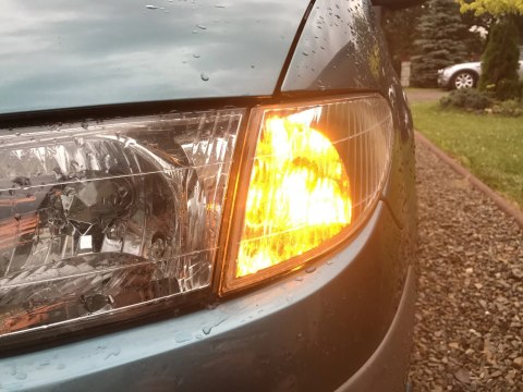 ŚWIATŁA DZIENNE LED W KIERUNKOWSKAZACH 96SMD PY21W