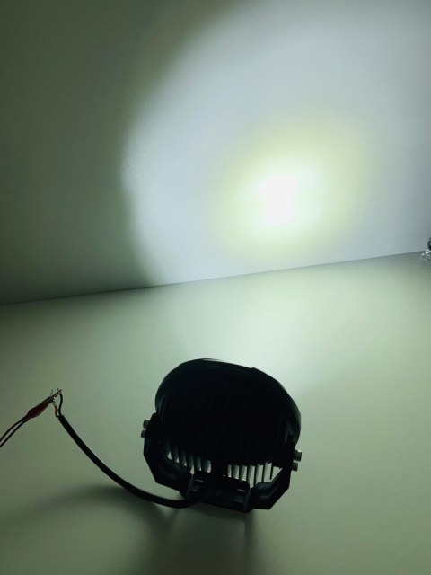 HALOGEN DROGOWY DALEKOSIĘŻNY LED POZYCJA STROBO 3F