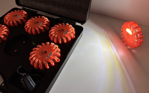 Zestaw 6x dysk flara lampa LED awaryjna ostrzegawcza walizka ładowarki