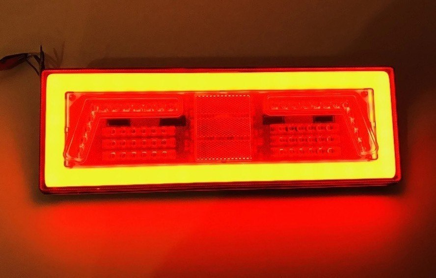 Lampy zespolone LED NEON KMR – popularne tylne do TIR-a, lawety i przyczepy